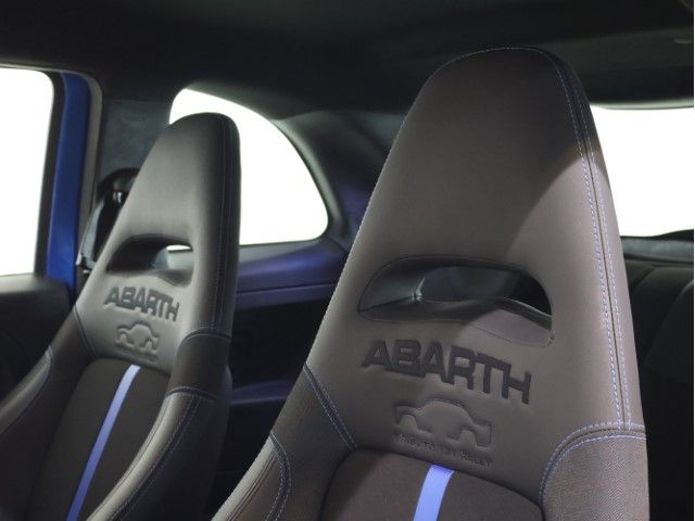 FIAT ABARTH 695 2023 Image 31