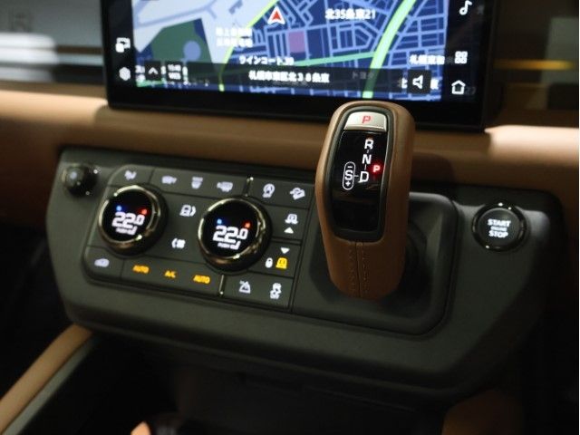 ROVER DEFENDER 2025 Image 31