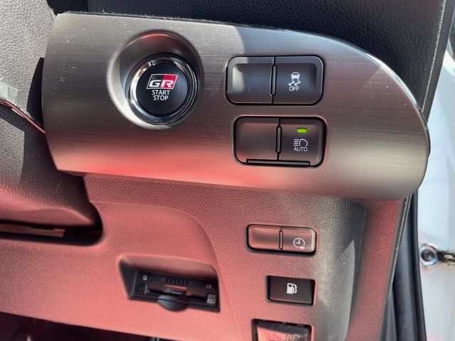 TOYOTA PRIUS PHV 2020 Image 31