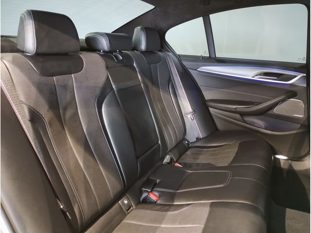 BMW M5 2023 Image 31