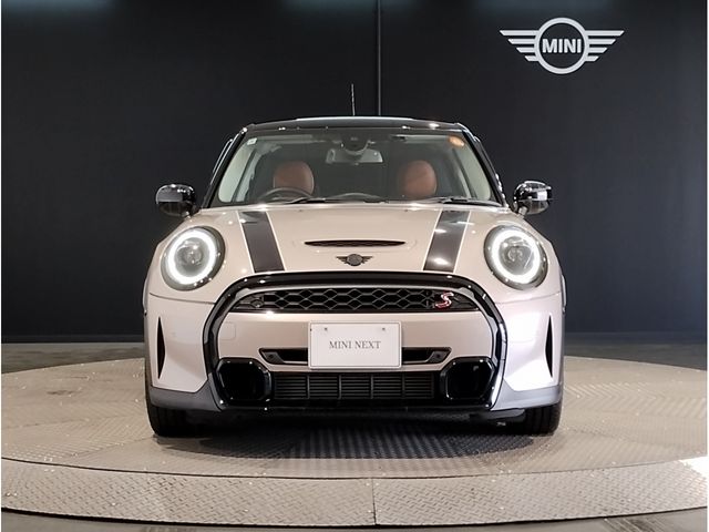 BMW MINI COOPER SD 5DOOR 2022 Image 31