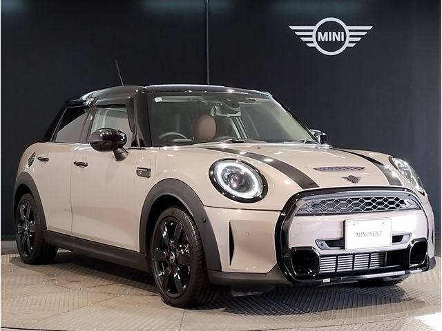 BMW MINI COOPER SD 5DOOR 2022 Image 31