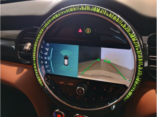 BMW MINI COOPER SD 5DOOR 2022 Image 31