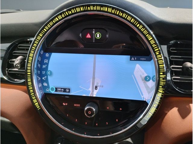 BMW MINI COOPER SD 5DOOR 2022 Image 31