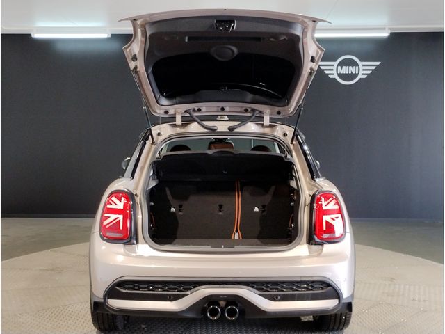 BMW MINI COOPER SD 5DOOR 2022 Image 31