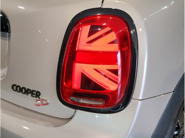 BMW MINI COOPER SD 5DOOR 2022 Image 31