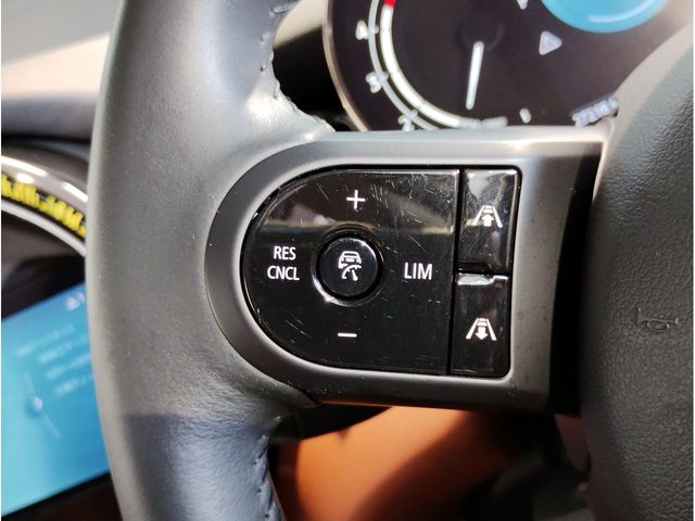 BMW MINI COOPER SD 5DOOR 2022 Image 31