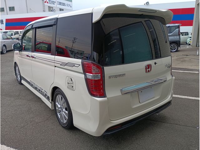 HONDA STEPWAGON SPADA 2011 Image 31