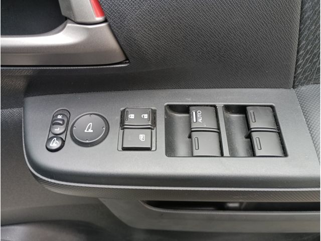 HONDA STEPWAGON SPADA 2011 Image 31