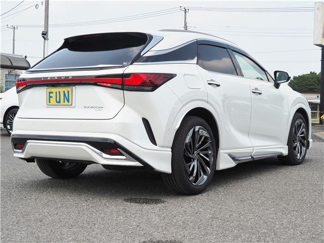 TOYOTA LEXUS RX450H+ 2023 Image 31
