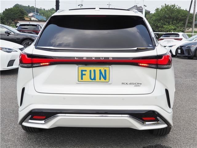 TOYOTA LEXUS RX450H+ 2023 Image 31