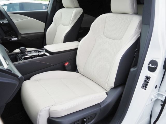 TOYOTA LEXUS RX450H+ 2023 Image 31