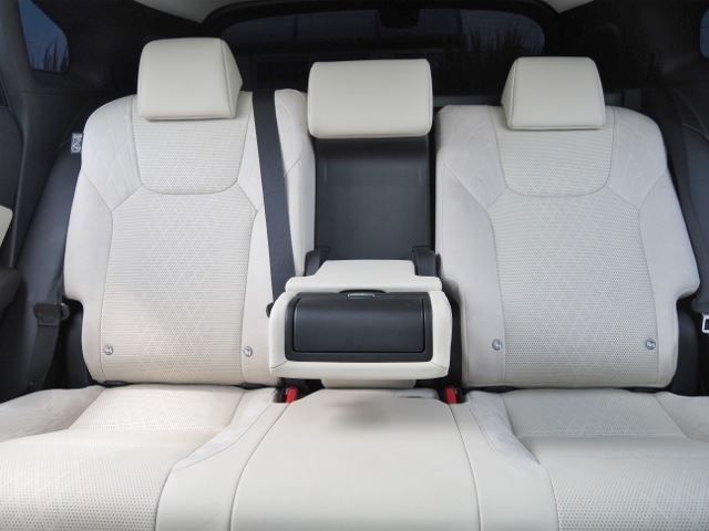 TOYOTA LEXUS RX450H+ 2023 Image 31