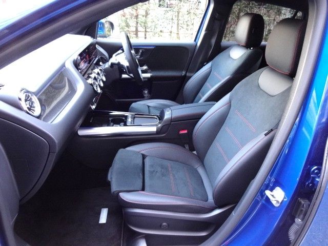 MERCEDES BENZ GLA CL 2025 Image 31