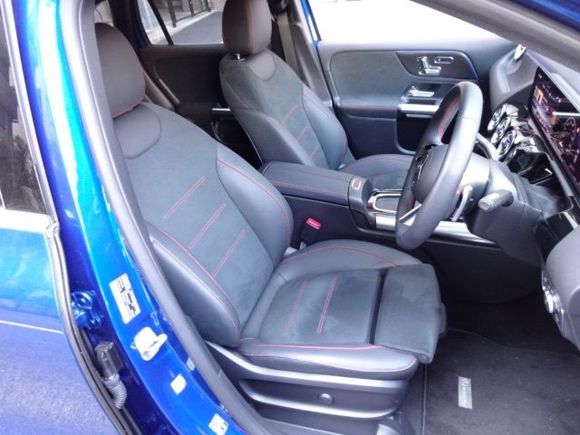 MERCEDES BENZ GLA CL 2025 Image 31