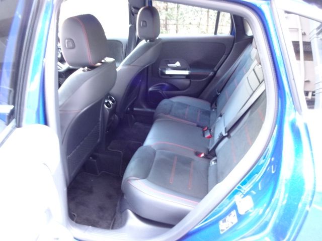 MERCEDES BENZ GLA CL 2025 Image 31