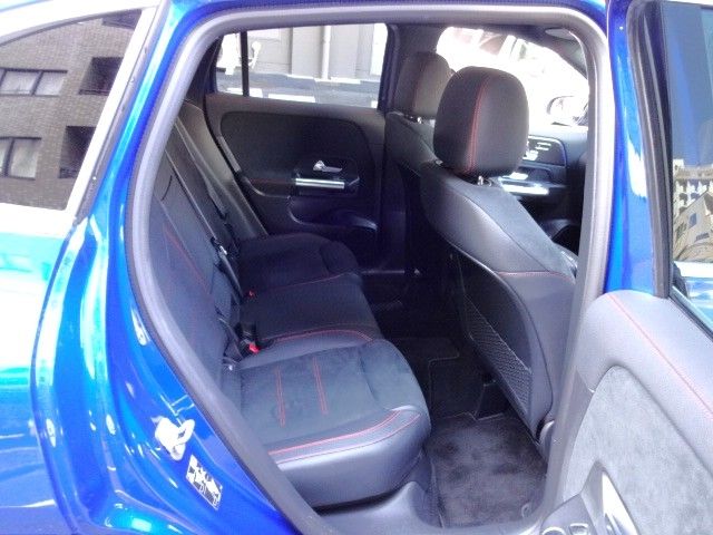 MERCEDES BENZ GLA CL 2025 Image 31