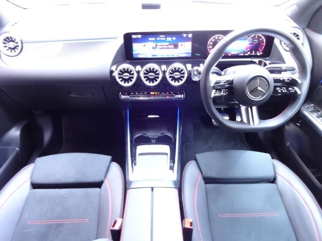 MERCEDES BENZ GLA CL 2025 Image 31