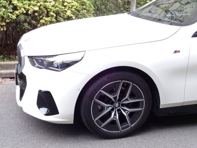 BMW 5SERIES SEDAN 2023 Image 31