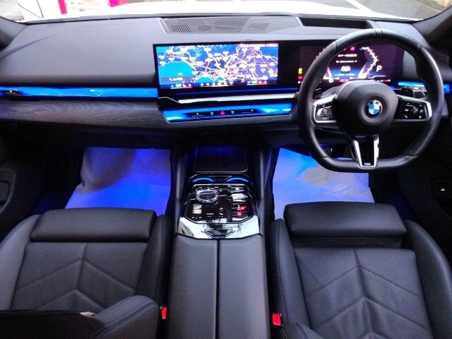 BMW 5SERIES SEDAN 2023 Image 31