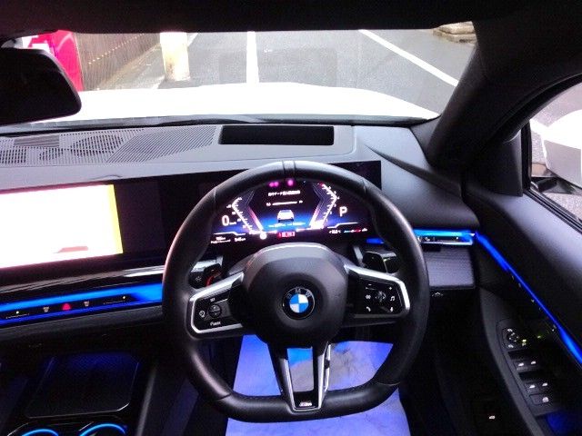 BMW 5SERIES SEDAN 2023 Image 31