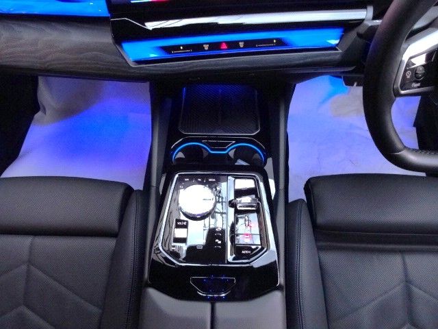 BMW 5SERIES SEDAN 2023 Image 31