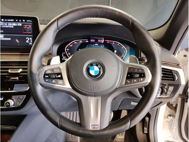 BMW 5SERIES SEDAN 2022 Image 31