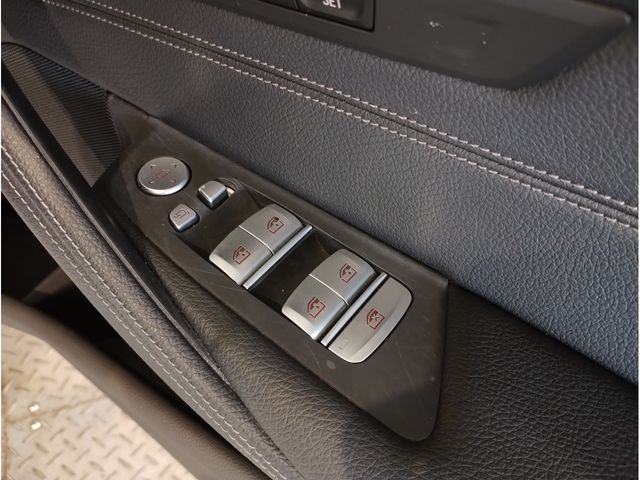 BMW 5SERIES SEDAN 2022 Image 31