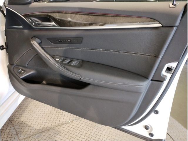 BMW 5SERIES SEDAN 2022 Image 31