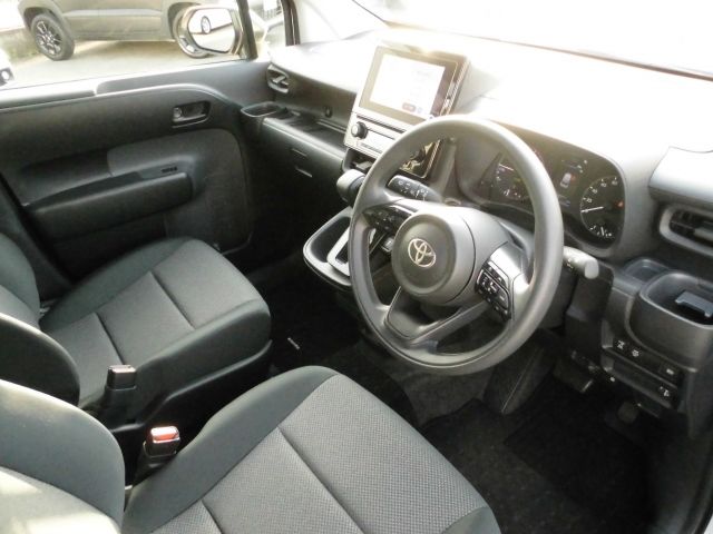 TOYOTA SIENTA HYBRID 2025 Image 31