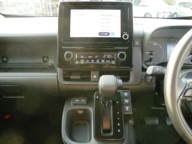 TOYOTA SIENTA HYBRID 2025 Image 31