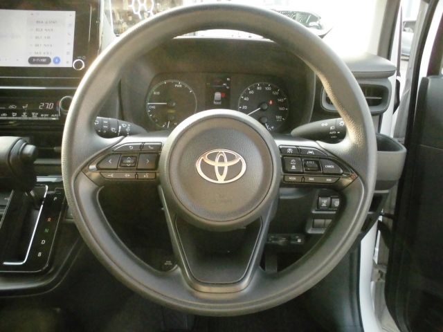 TOYOTA SIENTA HYBRID 2025 Image 31