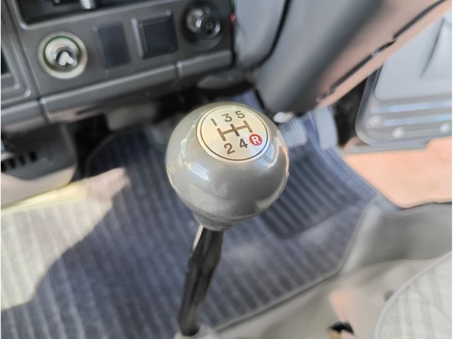 MAZDA BONGO WAGON 1998 Image 31