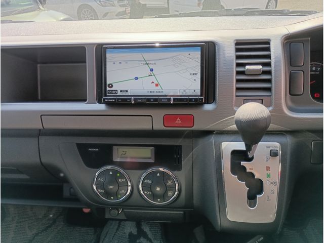 TOYOTA HIACE VAN 4WD 2012 Image 31