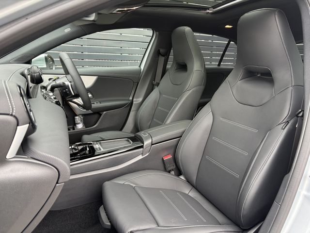 MERCEDES BENZ A CLAS 2025 Image 31