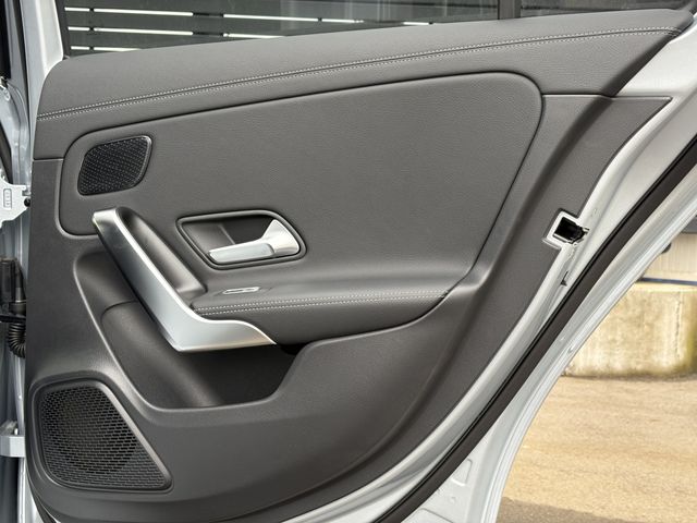 MERCEDES BENZ A CLAS 2025 Image 31