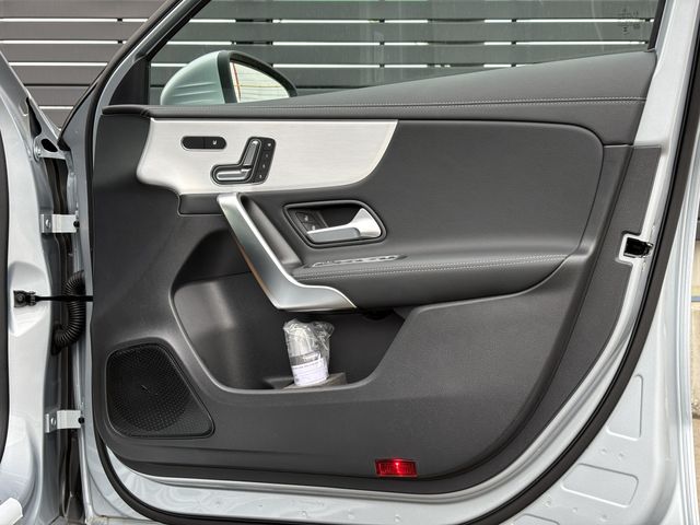 MERCEDES BENZ A CLAS 2025 Image 31