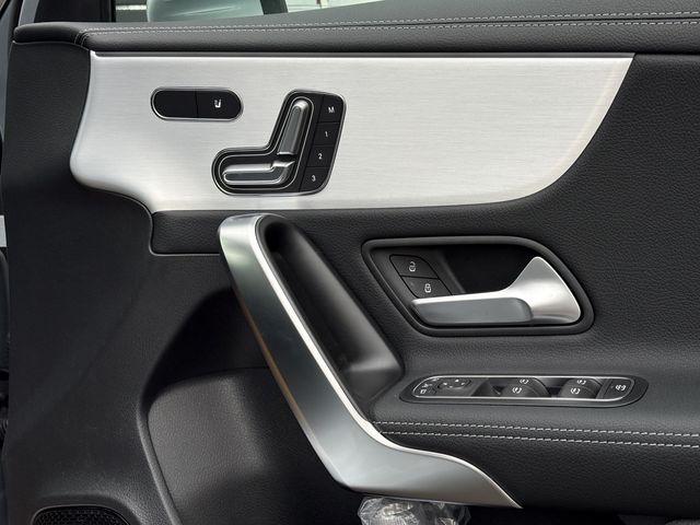 MERCEDES BENZ A CLAS 2025 Image 31