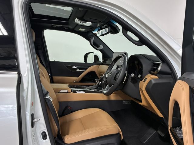TOYOTA LEXUS LX600 2024 Image 31