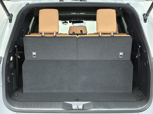 TOYOTA LEXUS LX600 2024 Image 31