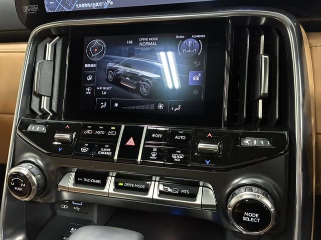 TOYOTA LEXUS LX600 2024 Image 31