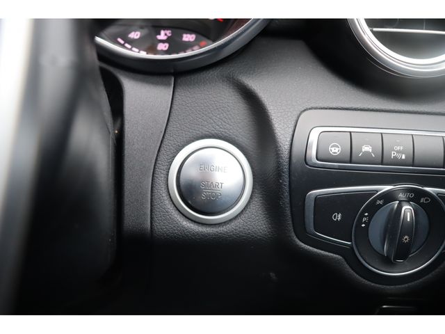 MERCEDES BENZ C CLAS 2018 Image 31