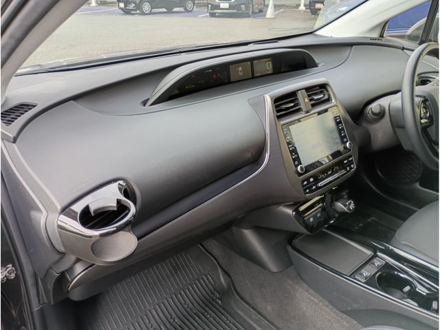 TOYOTA PRIUS 2021 Image 31