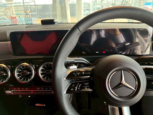 MERCEDES BENZ CLA CL 2025 Image 31