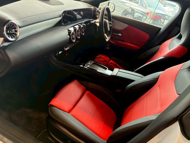 MERCEDES BENZ CLA CL 2025 Image 31