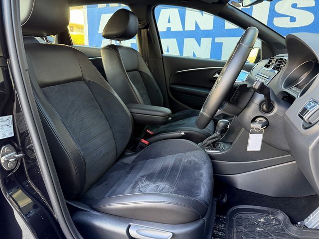 VOLKSWAGEN POLO 2017 Image 31