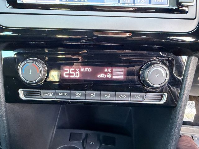 VOLKSWAGEN POLO 2017 Image 31