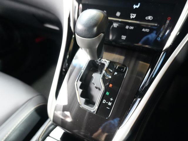 TOYOTA HARRIER 4WD 2019 Image 31