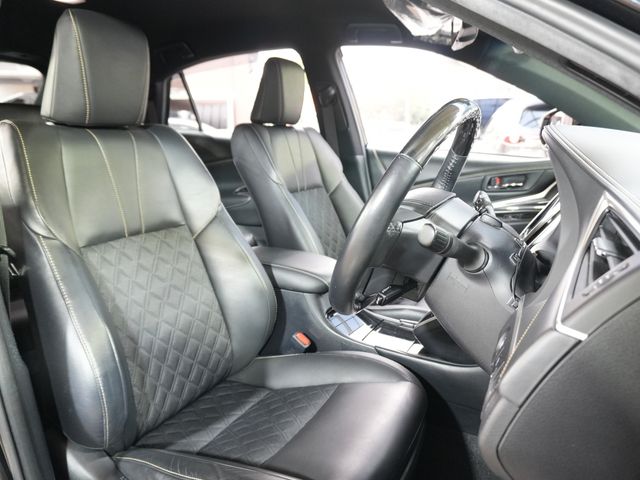 TOYOTA HARRIER 4WD 2019 Image 31