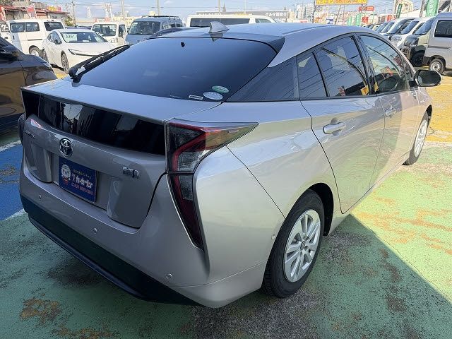TOYOTA PRIUS 2017 Image 31